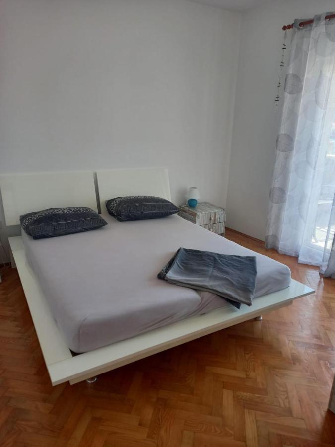 Apartman Rebeka Jezera Eksteriør bilde