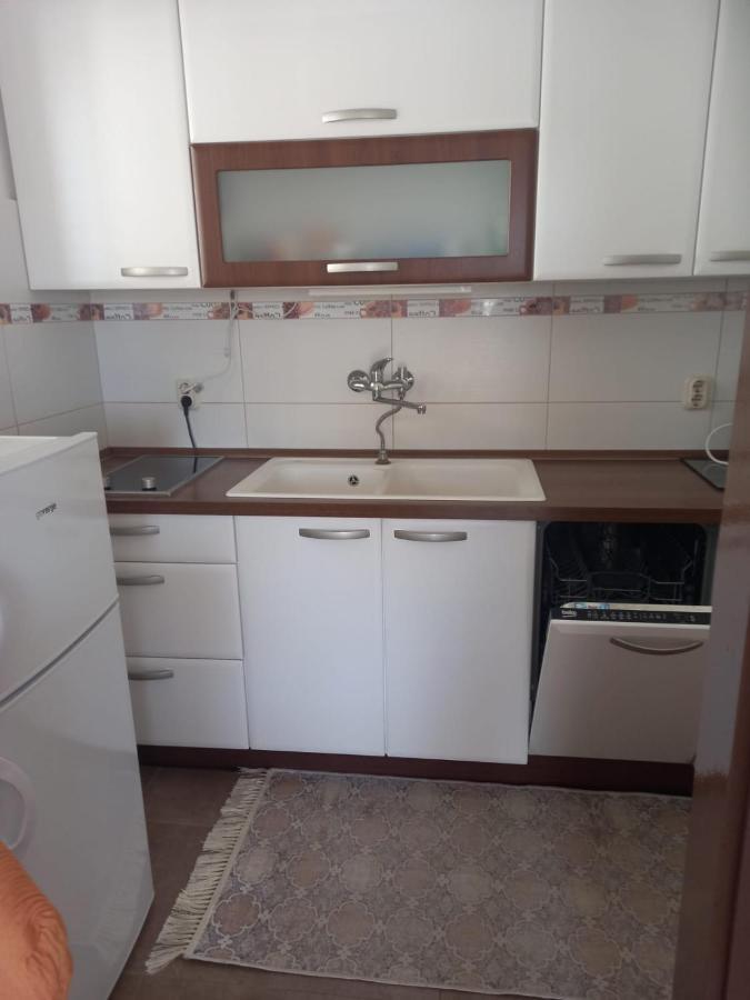 Apartman Rebeka Jezera Eksteriør bilde